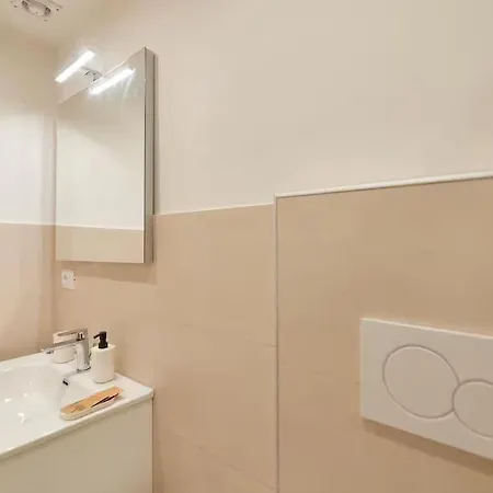 Garibaldi - Boutique Design Flat In Old Town Apartment