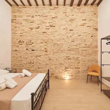Garibaldi - Boutique Design Flat In Old Town Apartment *