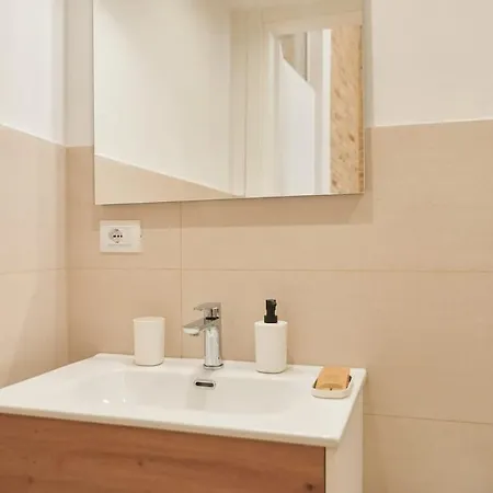 Garibaldi - Boutique Design Flat In Old Town Apartment *